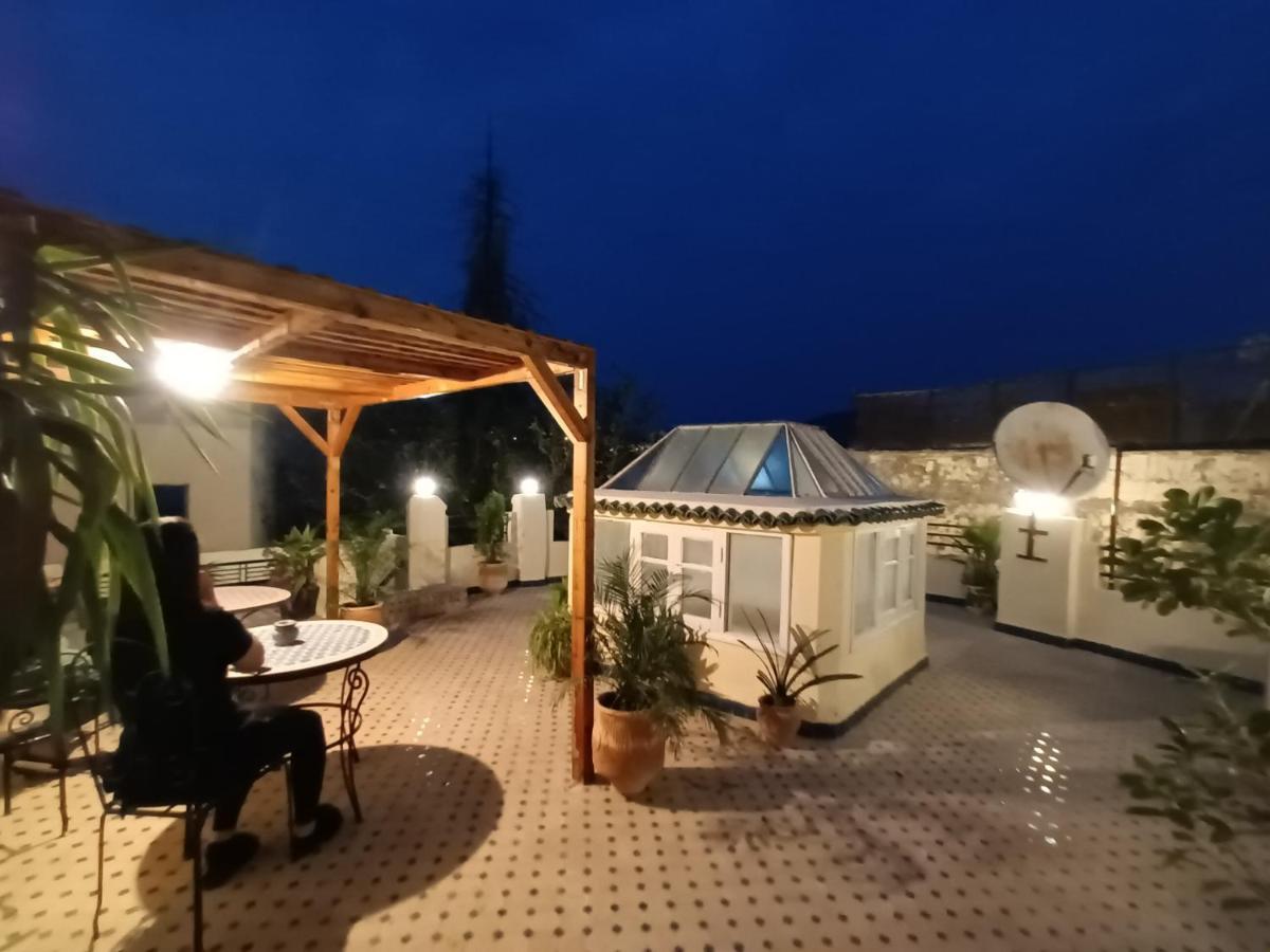 Riad Avec Terrasse Privee Et Piscine Partagee A 300M Fès Exteriör bild