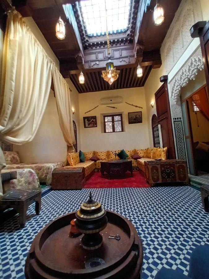 Riad Avec Terrasse Privee Et Piscine Partagee A 300M Fès Exteriör bild