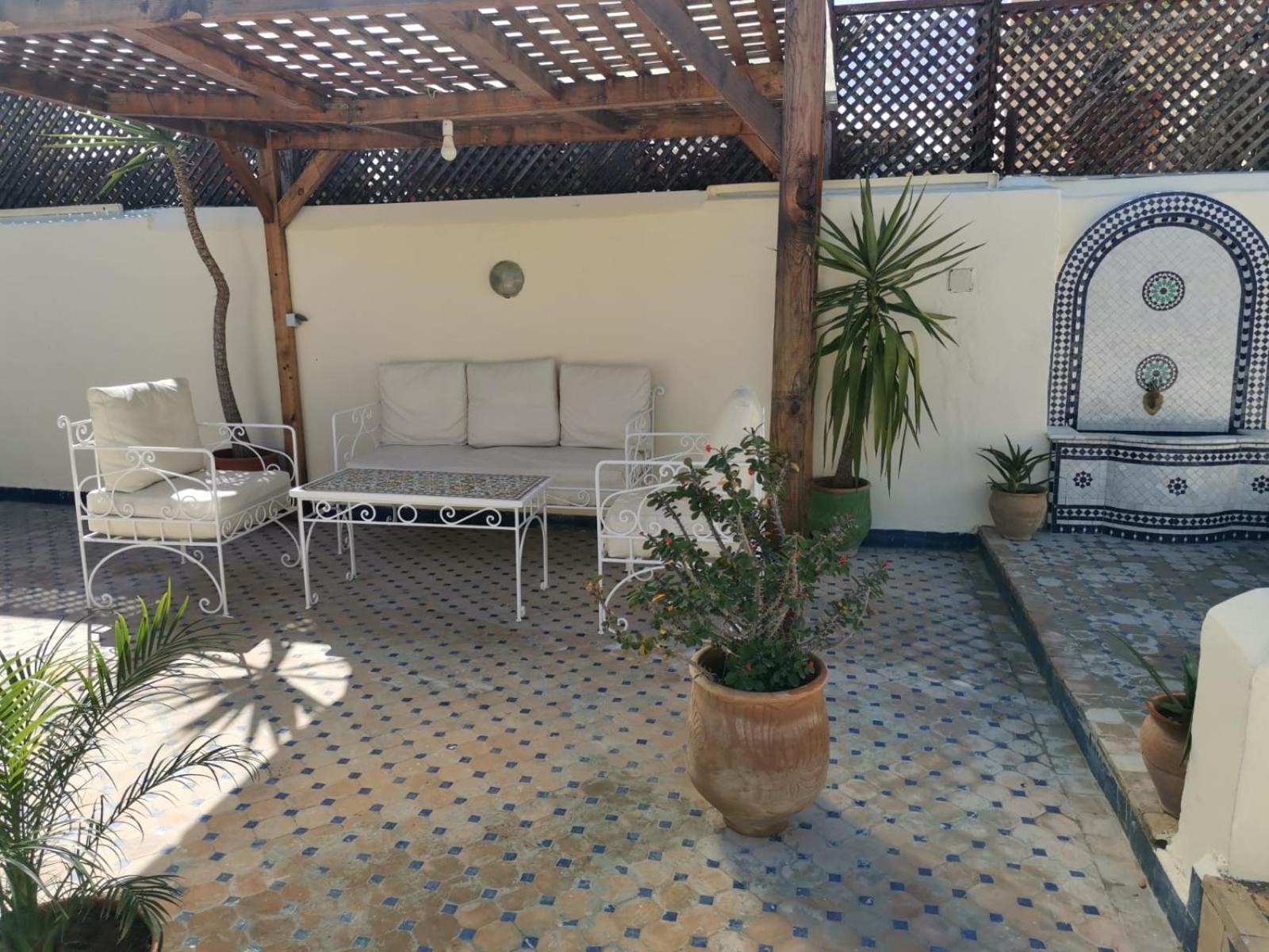 Riad Avec Terrasse Privee Et Piscine Partagee A 300M Fès Exteriör bild